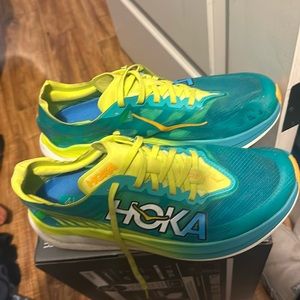 Hoka Rocket x2 carbon plate size 9.5 women/8.5 men